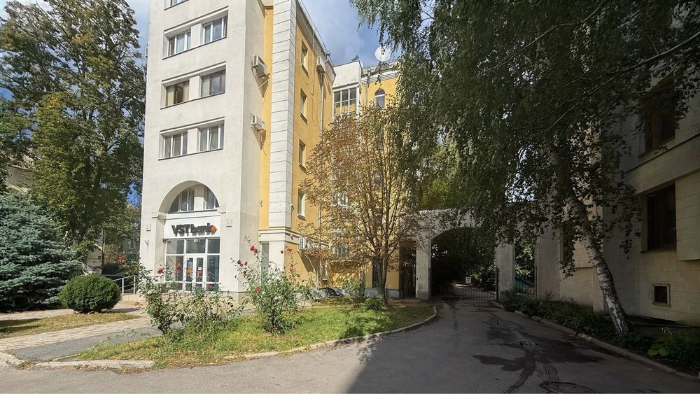 Продаж 2 кім. квартирі в Центрі міста 64м2 вул. Стрітенська