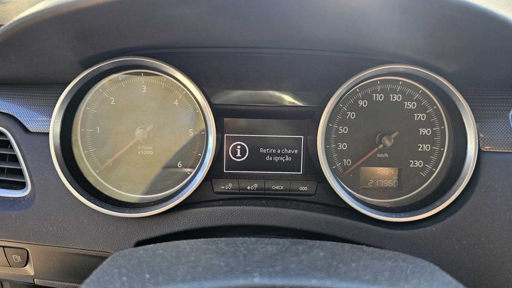 Peugeot 508 SW 1.6 BlueHDi 120cv Automática – 2016