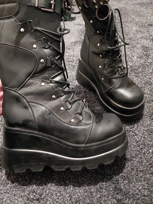 ботинки готические