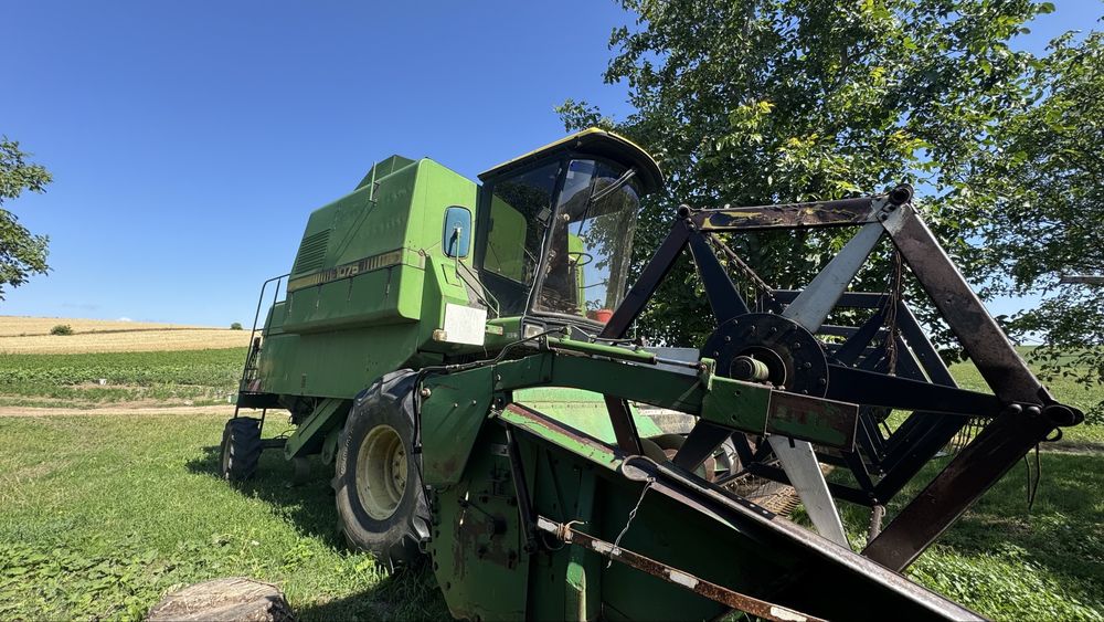 Продається комбайн  John Deere  1075
