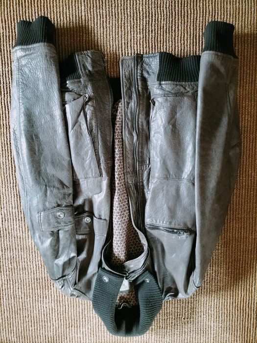 Casaco em pele como novo