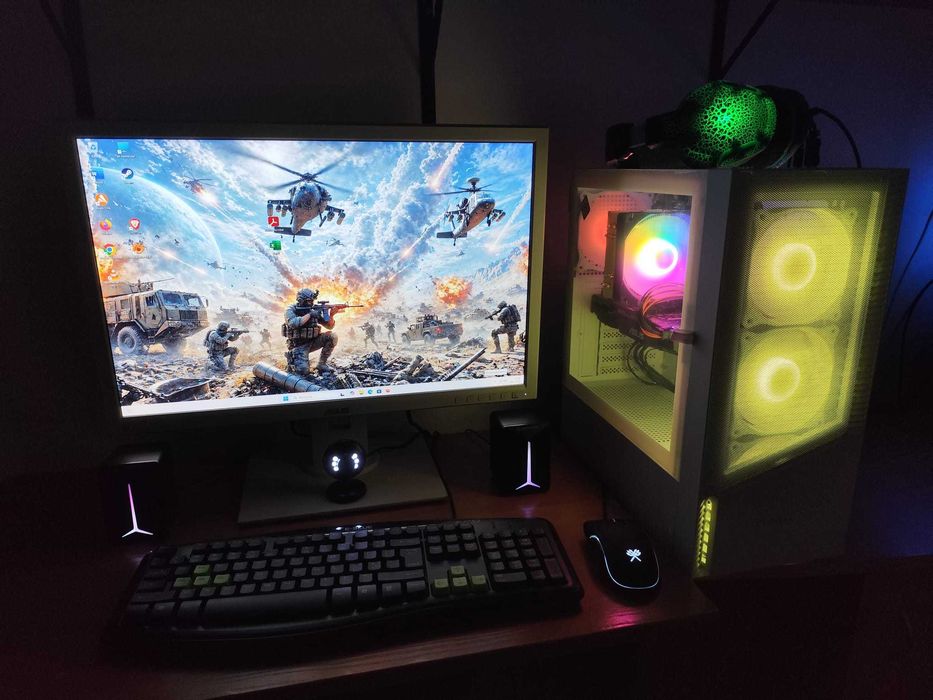 Gamingowy komputer czarny/biały. M.2 NVMe, dysk 2TB RX580 8GB, 64GB RAM, 10 rdzeni+akcesoria