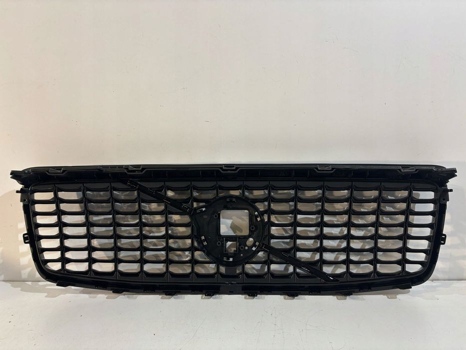 Volvo XC90 R 20-24 grill / atrapa chłodnicy- 17757