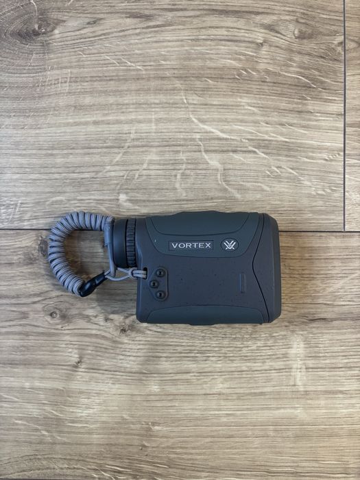 Лазерний далекомір razor hd 4000 7x25