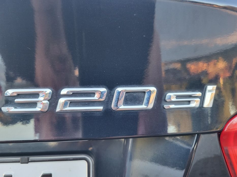 320si EMBLEMAT Znaczek na klapę