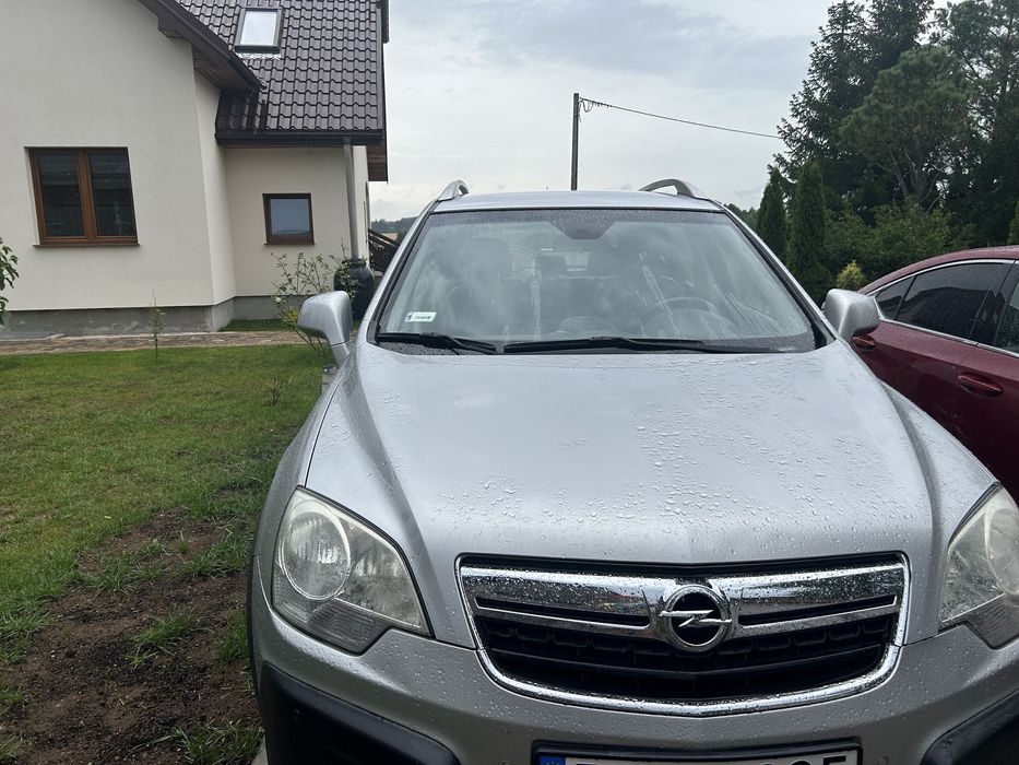 Samochód SUV Opel Antara