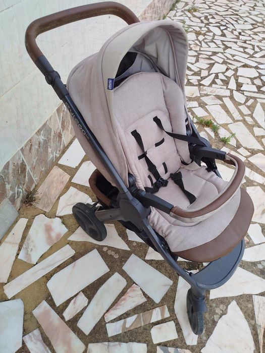 Carrinho Chicco Style Go com todos os acessórios ( Cadeira e Alcofa)