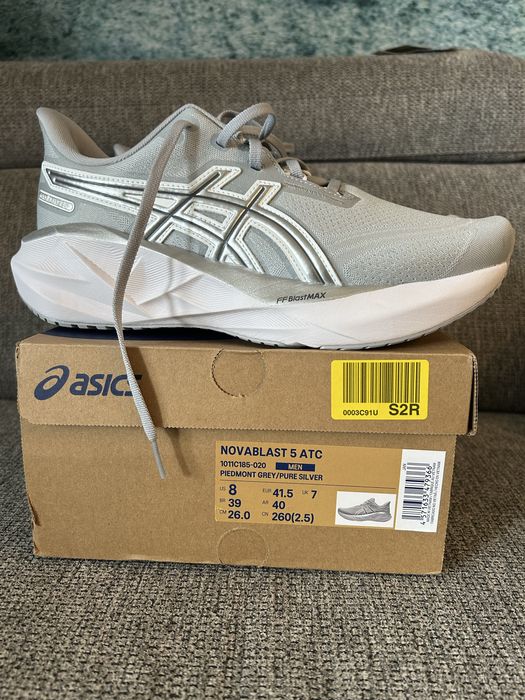 Asics novablast 5 41,5 nowe