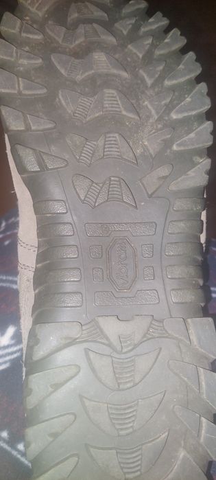 берці військові  Vibram