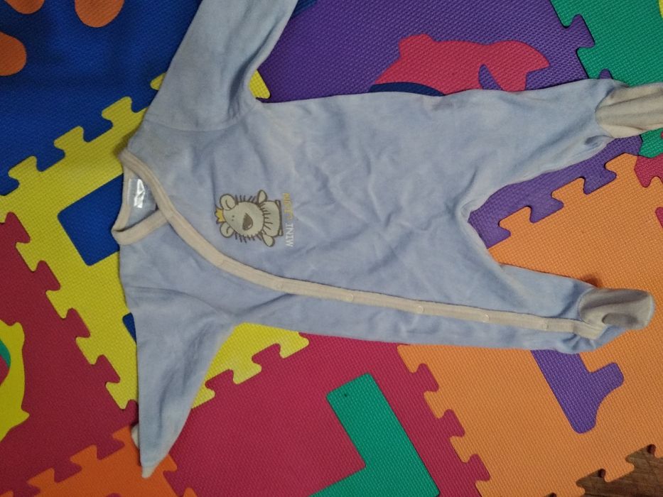 Продам комбинезоны и человечки