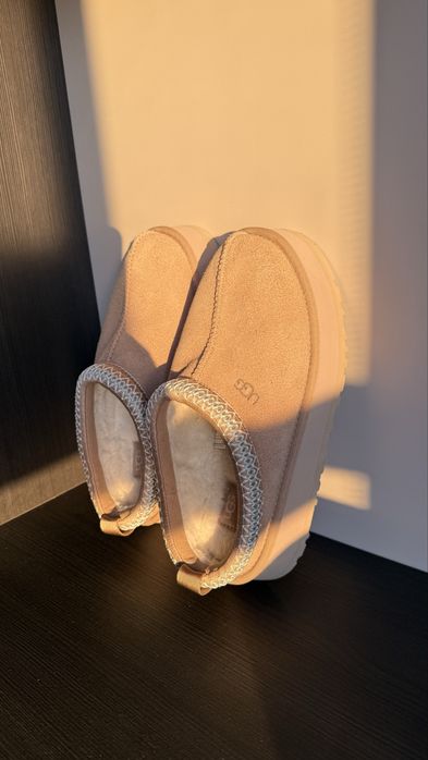 Ugg нові 38 розмір , трендовий колір