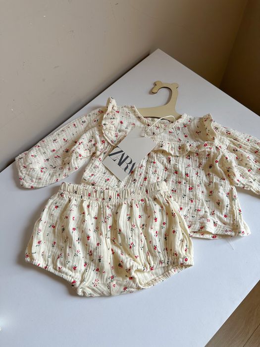 Новий костюмчик з мусліну від zara
