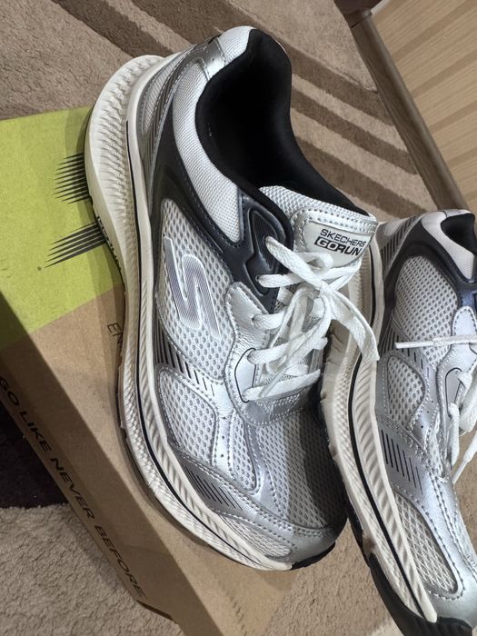 Кроссовки Skechers 42.5
