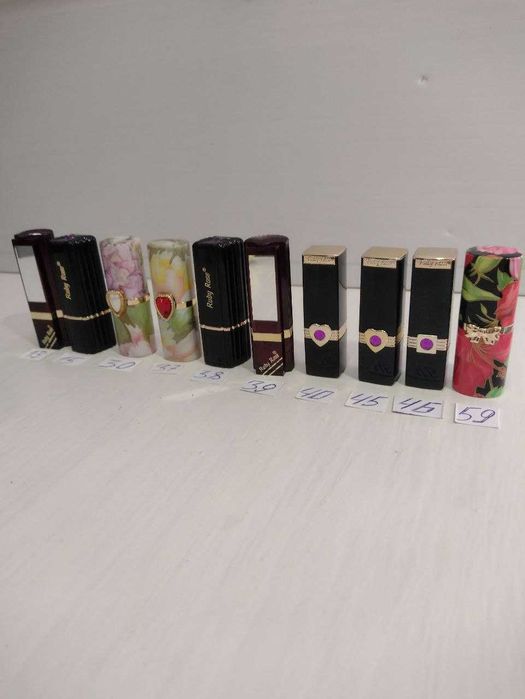 Помада Ruby Rose.