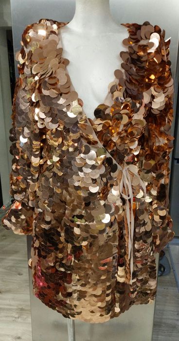 Obłedna cekinowa suknia kopertow , długi rękaw złota rozmiar 38