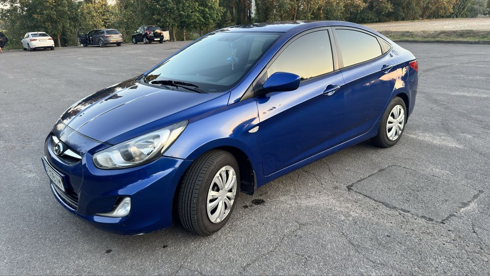 Hyundai Accent 2011 автомат 1.4