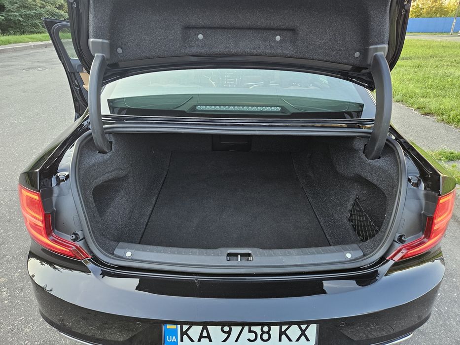 Volvo s90 inscription