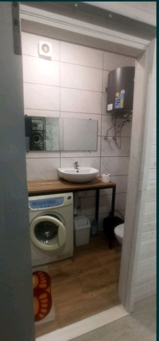 Продається однокімнатна квартира-студія.