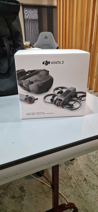 DJI Avata 2 Fly More Combo + FPV Remote Controller 3