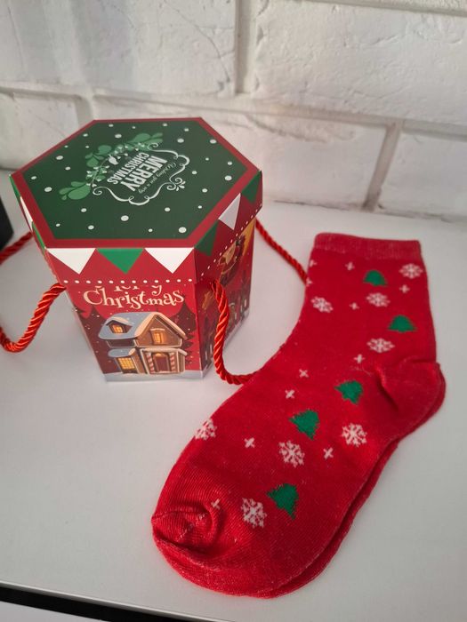 Skarpetki świąteczne z pudełeczkiem