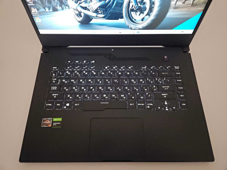Ноутбук Asus ROG Zephyrus G 144Гц|Ryzen 7 3750H|GTX 1660Ti|16GB|512GB