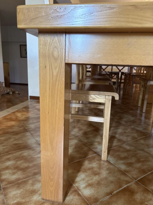 Light Solid Chestnut Table with 6 Chairs64551355751298122