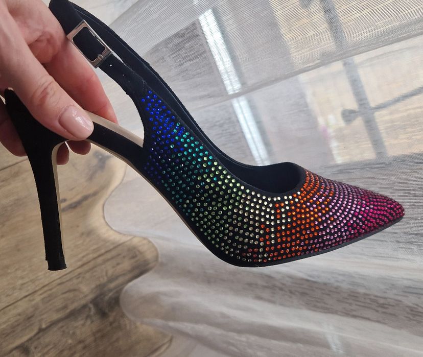 Szpilki Menbur full kolor