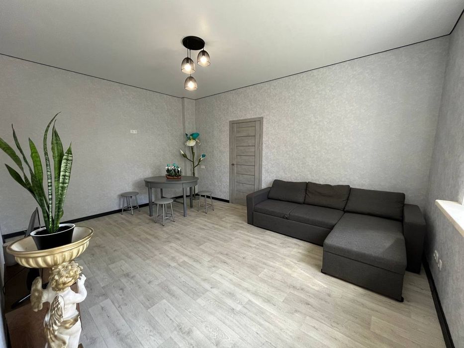 Посуточно двух комнатная квартира Центр