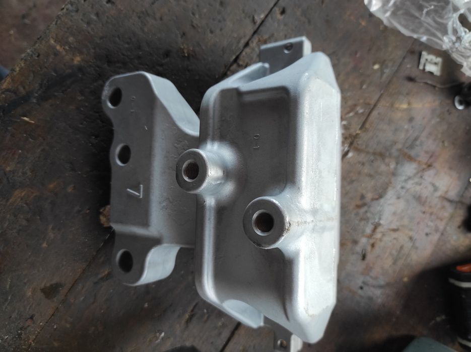 Продам оригінальну подушку двигуна Mitsubishi 2910A137/WB