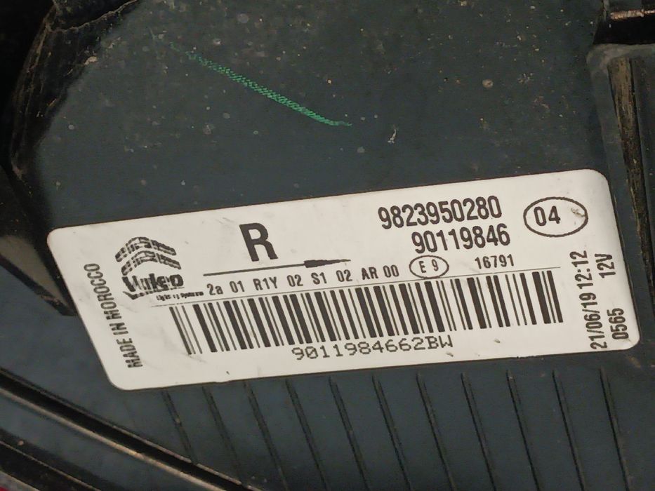 Farolim direito CITROËN C4 Cactus Enterprise (0B_, 0P_)