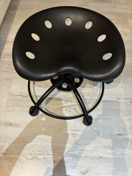 Stołek krzesło taboret obrotowy na kółkach – bez regulacji wysokości