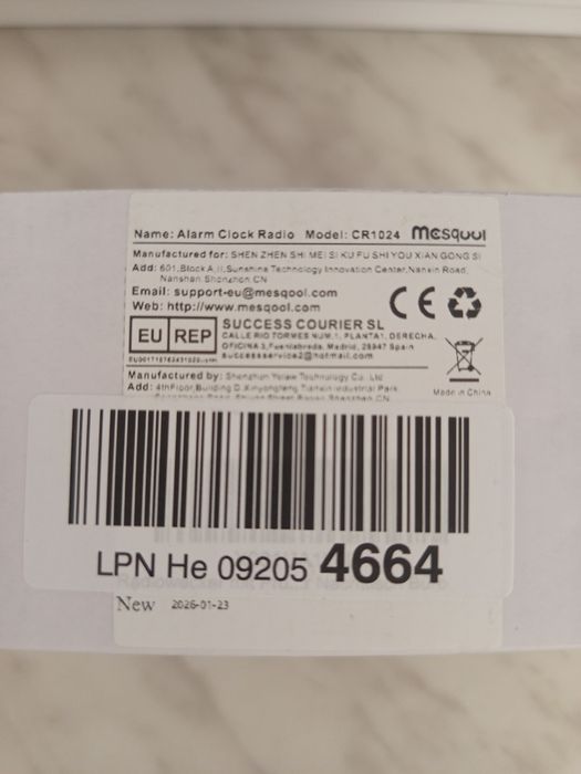 Nowoczesny Budzik z Projektorem i Radiem FM – Mesqool CR1024
