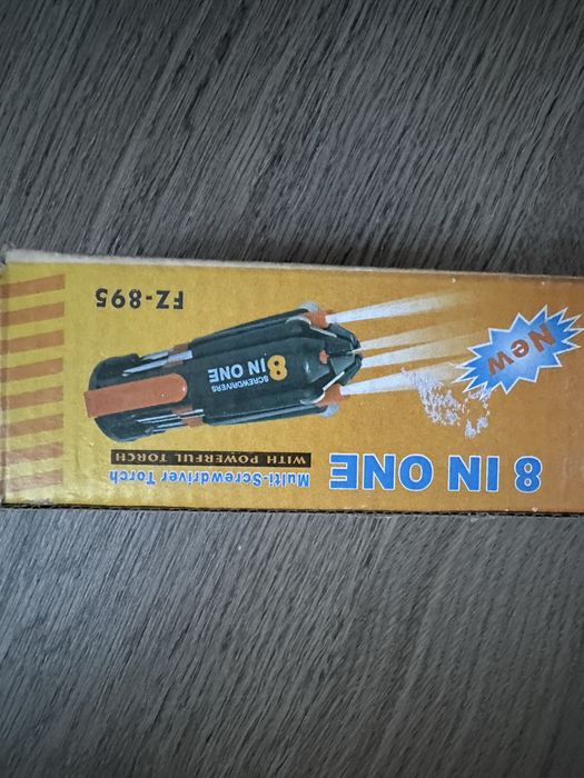 Chave de parafusos multi funcional com 8 possibilidades