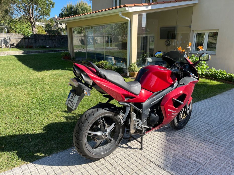 Triumph Sprint - 06