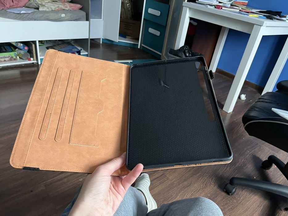 Etui na tablet skórzane