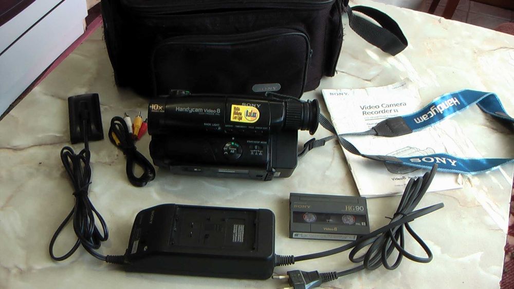 Відеокамера Sony CCD-TR330E