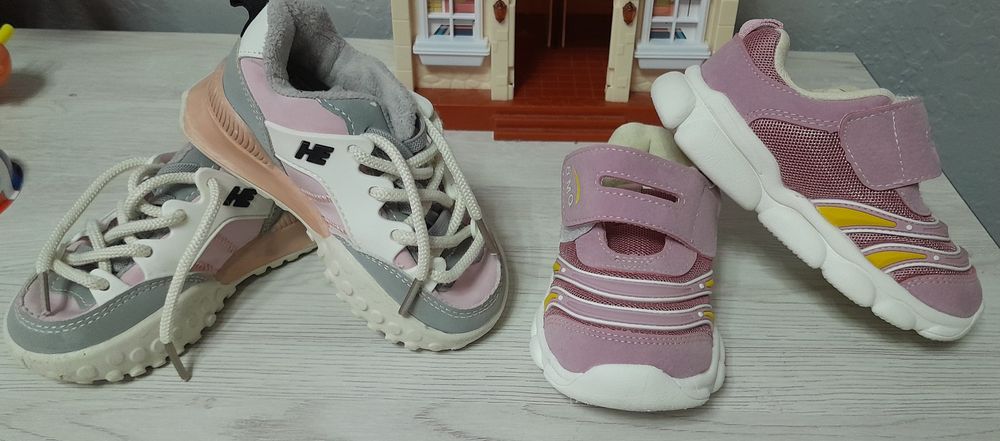 Ціна за 2 пари! Кросівки для дівчинки 23 розмір, 15 см устілка