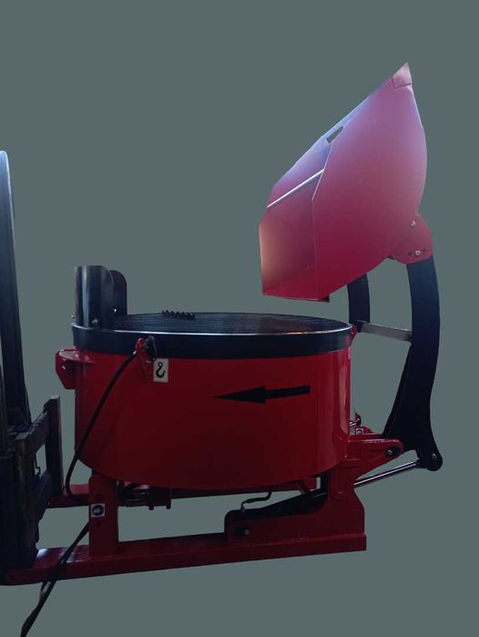 Betoniarka Hydrauliczna 1200 L z Łyżką Mieszalnik Tilmet - Producent