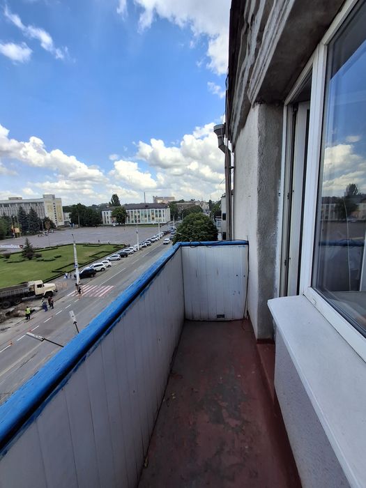 Продам 2к в центре города