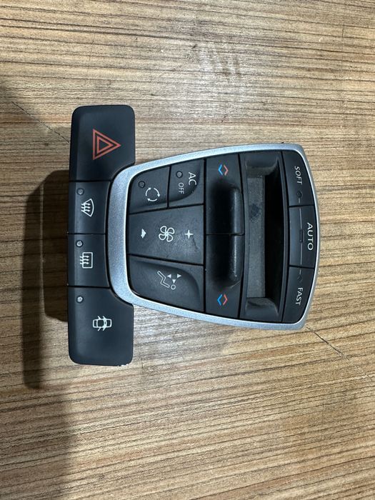 Блок климат контроля renault  laguna 3 2006- 275100002r