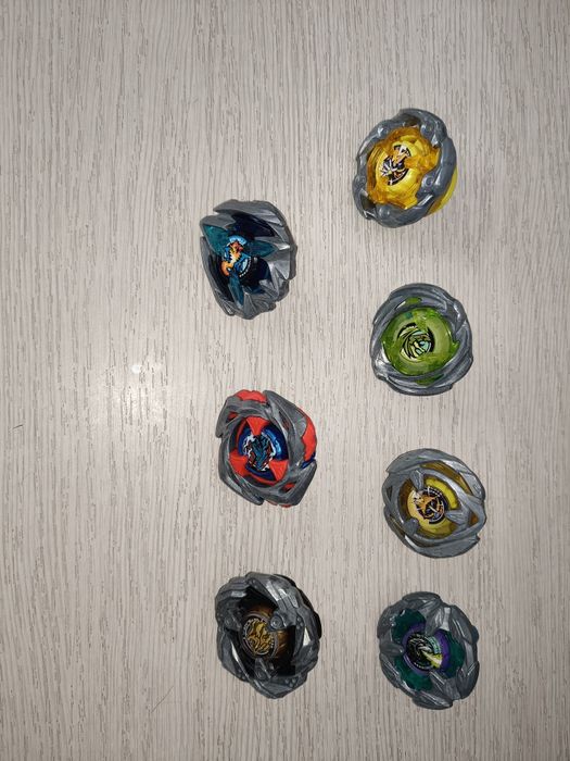 7 Beyblade + 7 launcherów + arena – oryginał Hasbro, Poznań, sprzedaż