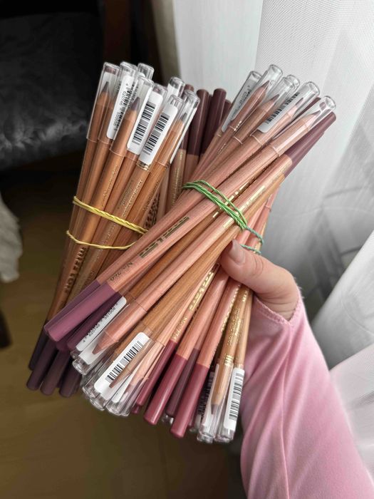 Олівці для губ MISS TAIS — хіт для продажів