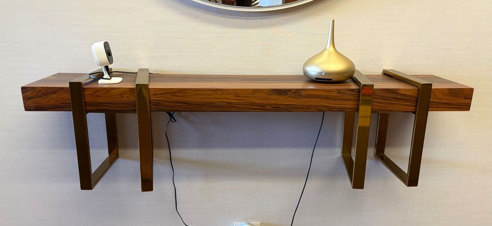 Consola Candy suspensa - Interdesign