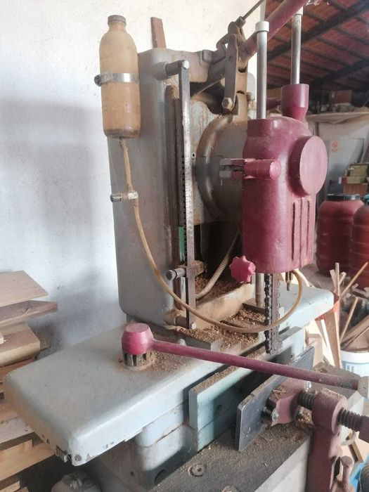 Furador de Corrente da Marca Pinheiro | Carpintaria