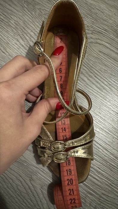 Туфлі для танців, танцювальні туфлі для дівчинки