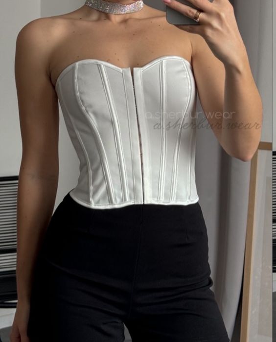 Корсет білий.