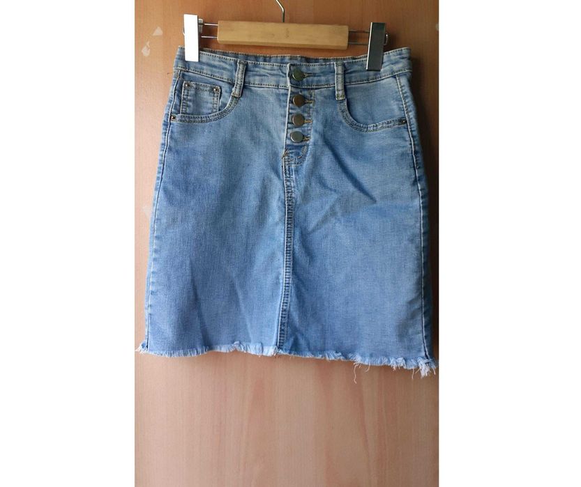 Mini saia de ganga com botões 32/34