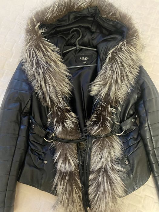 Кажанная женская куртка