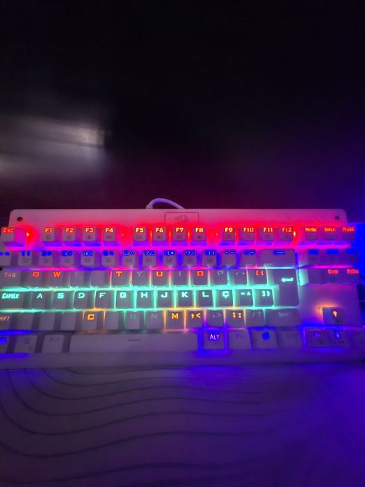 Teclado Gaming Mecânico Redragon DarkAvenger RGB. Usado, Perfeito Estado