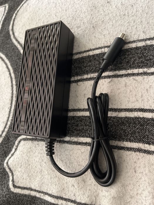 Carregador Trotinete 42V 2A (Ficha RCA 8mm) – Xiaomi / Ninebot / Segway – Novo